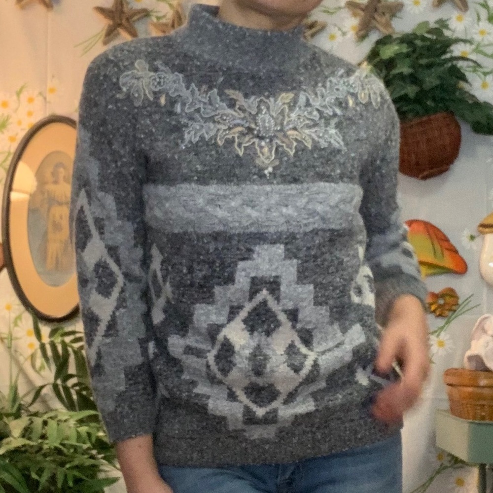 Vintage 80s light grey gold embroidered beaded floral granny sweater